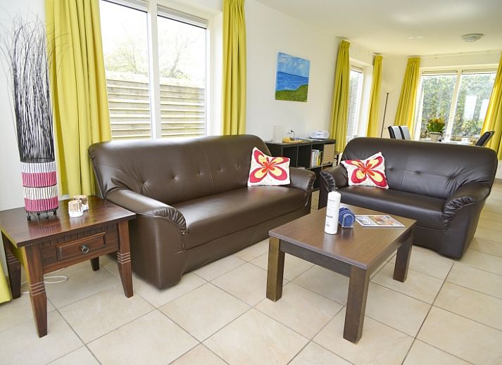 Plexat vacation home with glass veranda in De Cocksdorp, Texel, Wadden Islands.