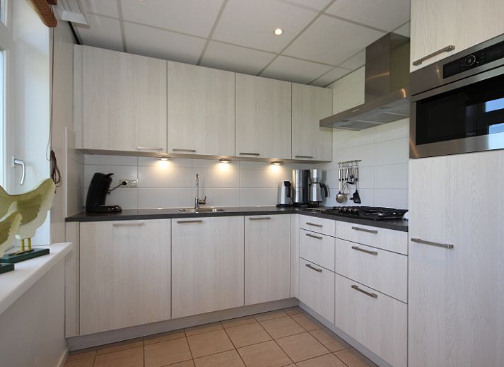 Bungalow De Witte Hoek 6 Pers. in De Cocksdorp, Texel, met ruime tuin en terras.