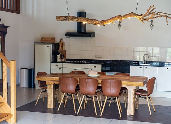 Ferienhaus in De Cocksdorp, Texel: charmantes Ferienhaus mit grossem Garten und Terrasse auf den Watteninseln, ideal zum Entspannen in der Natur.