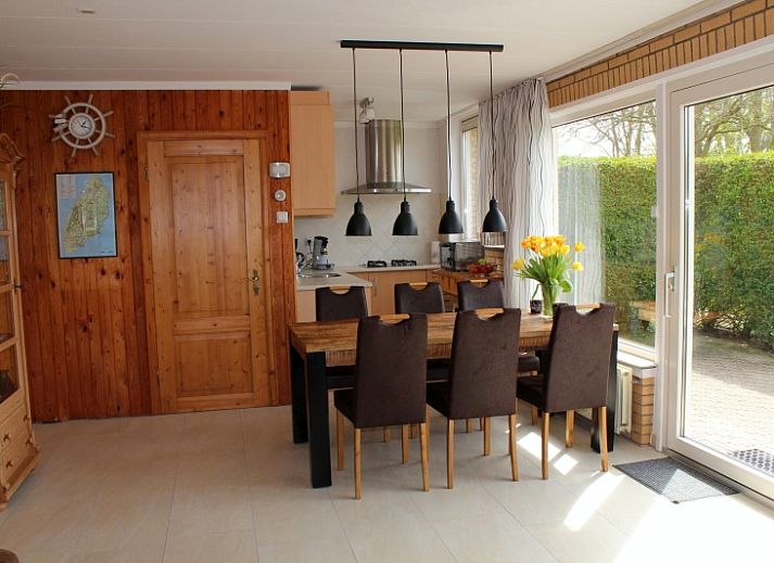 Vakantiehuis Slufterhoek 076 in De Cocksdorp Texel met zonnig terras en groene tuin