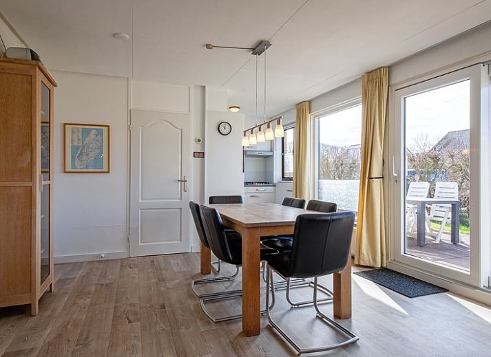 Vakantiehuis Slufterhoek 056 in De Cocksdorp Texel met ruime tuin en terras.