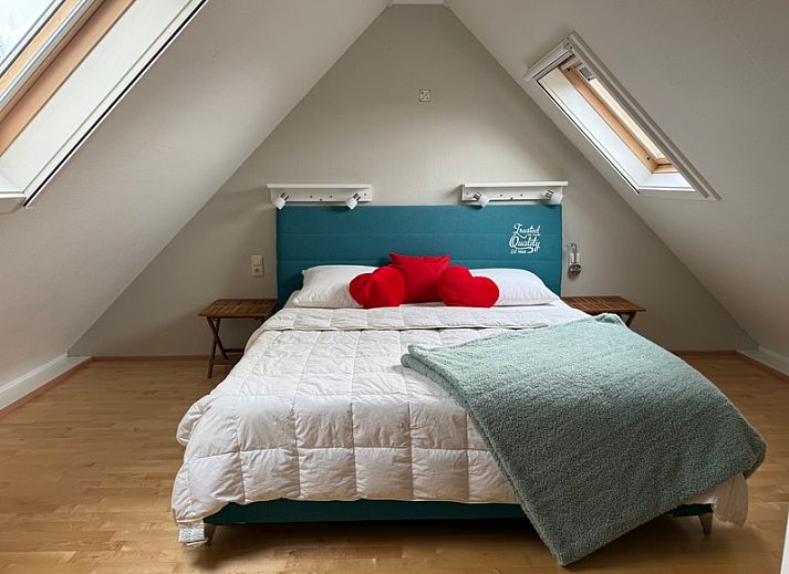 Family house Dacha in De Cocksdorp Texel, a charming vacation home with spacious garden and terrace for relaxation on the Wadden Islands.