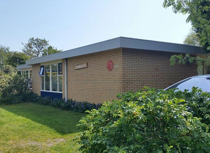 Gemuetliche Kueche im Bungalow Tamarisk 212, De Cocksdorp, Texel mit modernen Annehmlichkeiten.