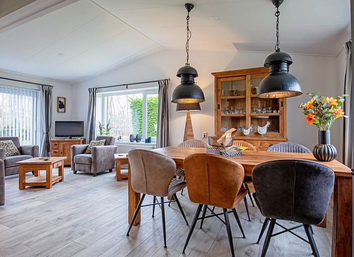 Krimweg 051 vakantiehuis met ruime tuin in De Cocksdorp, Texel. Geniet van de groene omgeving op de Waddeneilanden.