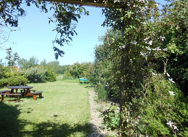 Moderne Kueche im Ferienhaus Ganzenvlucht, De Cocksdorp, Texel. Vollstaendig ausgestattet fuer einen komfortablen Aufenthalt auf den Watteninseln.