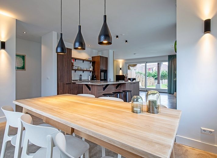 Vakantiehuis Griend in De Cocksdorp, Texel met ruime veranda en groene tuin.