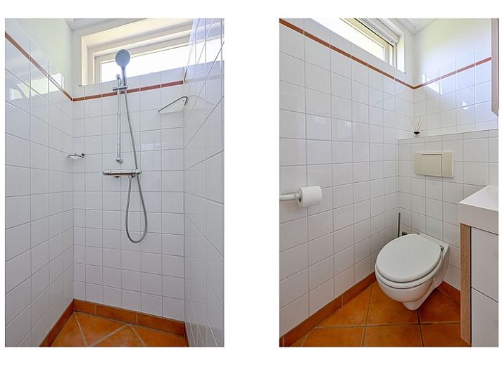 Der Bungalow Slufterhoek 108 in De Cocksdorp, Texel, bietet eine sonnige Terrasse und einen grossen Garten, ideal fuer einen erholsamen Urlaub auf den Watteninseln.