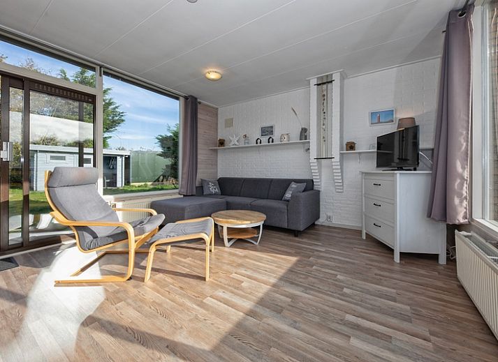 Bungalow Tamarisk 190 in De Cocksdorp Texel met zonnig terras en tuin, ideaal vakantiehuis op de Waddeneilanden.