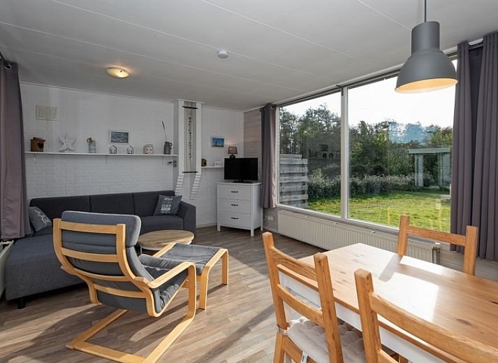 Bungalow Tamarisk 190 in De Cocksdorp Texel met zonnig terras en tuin, ideaal vakantiehuis op de Waddeneilanden.