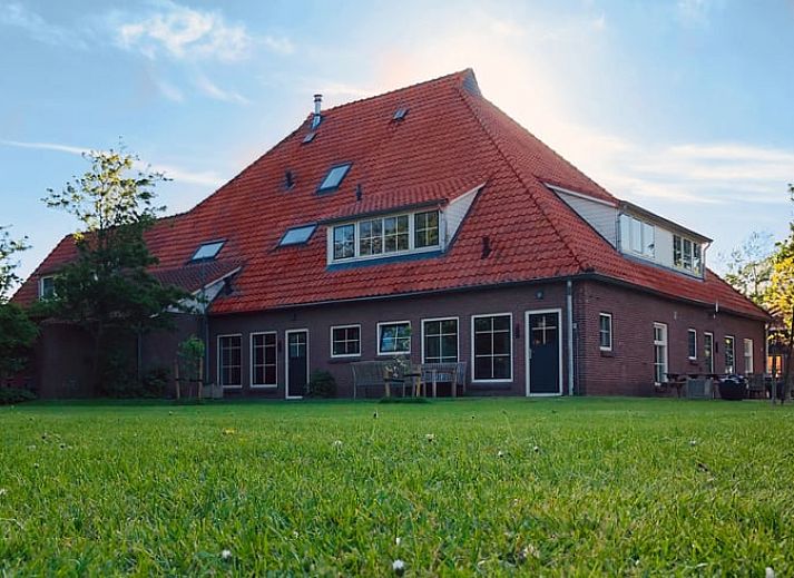 Charmant Vakantiehuis in De Cocksdorp op Texel met groene omgeving.