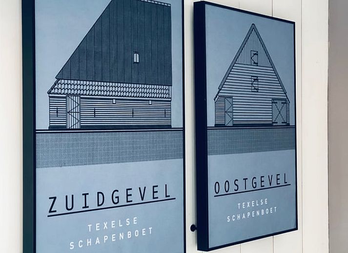 Gezellige woonkamer in Vakantiehuis in De Cocksdorp, Texel met comfortabele zitbanken.