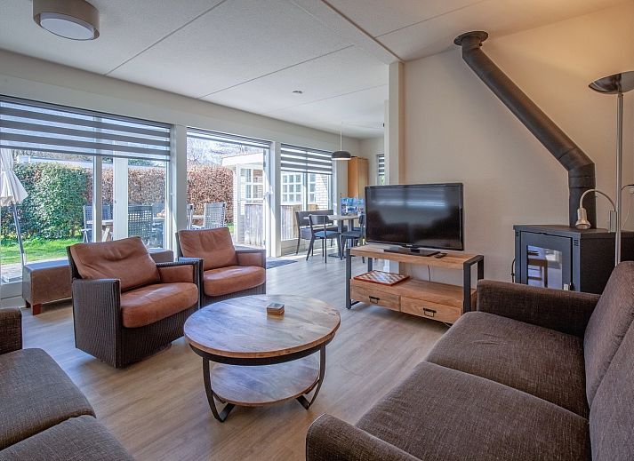 Zonnig terras van Bungalowpark Slufterduin - 't Oppertje, vakantiehuis in De Cocksdorp, Texel.