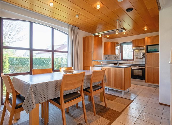 Villapark Residentie Texel nr. 463, een charmant vakantiehuis in De Cocksdorp, Texel, omgeven door groene natuur en rustgevende omgeving.