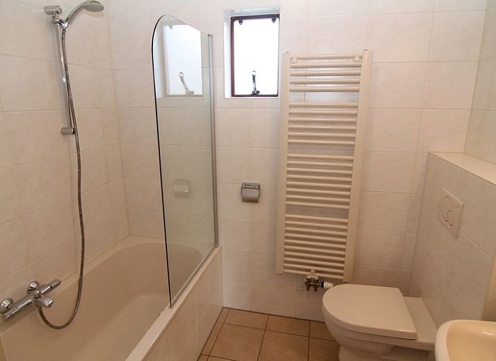 Vakantiehuis D 503 in De Cocksdorp, Texel biedt een charmante buitenruimte met terras en groene omgeving op de Waddeneilanden.