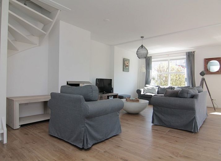 Vakantiehuis D 703 in De Cocksdorp Texel biedt een ruim terras en tuin voor ontspannen vakantie op de Waddeneilanden.