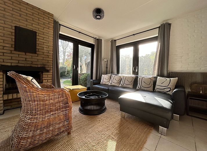 Vakantiehuis C 059 in De Cocksdorp, Texel, biedt een charmante buitenruimte met terras en groene omgeving op de Waddeneilanden.