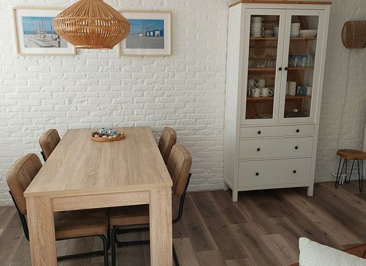 Vakantiehuis B 223 in De Cocksdorp, Texel, met zonnig terras en groene tuin, ideaal voor ontspannen verblijf op de Waddeneilanden.