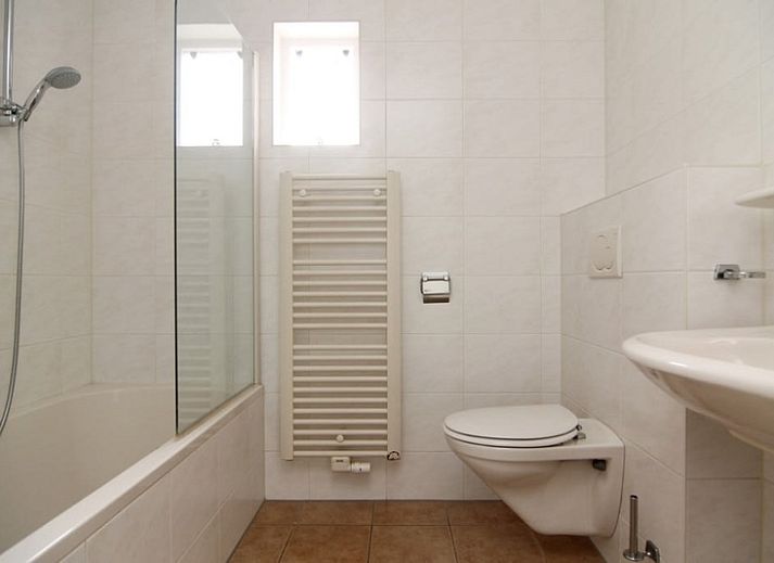 Vakantiehuis D 615 in De Cocksdorp op Texel biedt een ruime buitenruimte met terras, ideaal voor ontspanning op de Waddeneilanden.