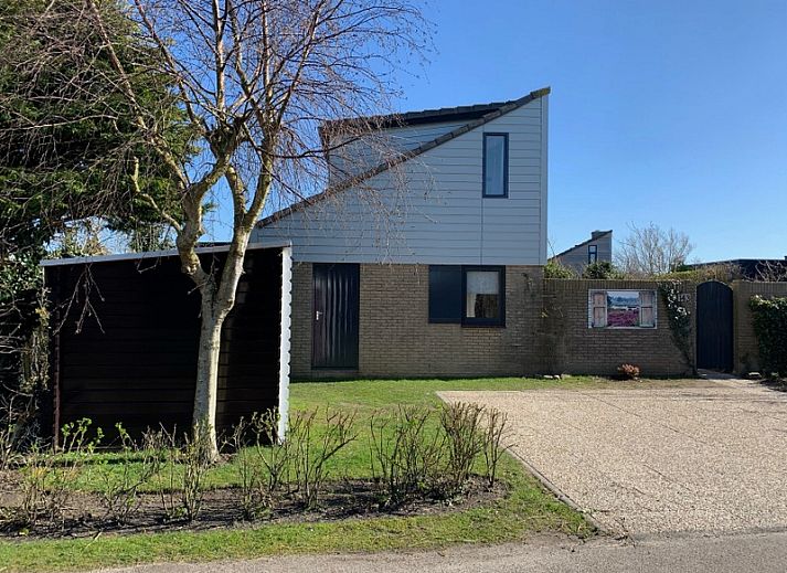 Vakantiehuis A 143 in De Cocksdorp op Texel biedt een moderne vakantiewoning met ruime tuin en uitzicht op de natuur van de Waddeneilanden.