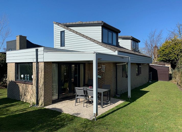 Vakantiehuis A 143 in De Cocksdorp op Texel biedt een moderne vakantiewoning met ruime tuin en uitzicht op de natuur van de Waddeneilanden.