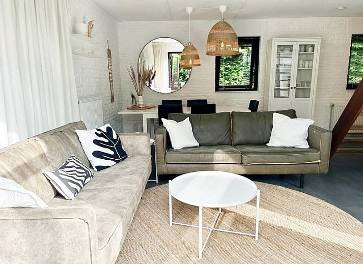 Vakantiehuis C 081 in De Cocksdorp, Texel, biedt een charmante tuin en moderne architectuur op de Waddeneilanden.