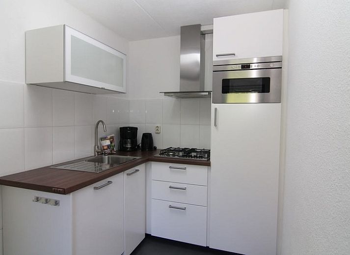 Vakantiehuis C 081 in De Cocksdorp, Texel, biedt een charmante tuin en moderne architectuur op de Waddeneilanden.