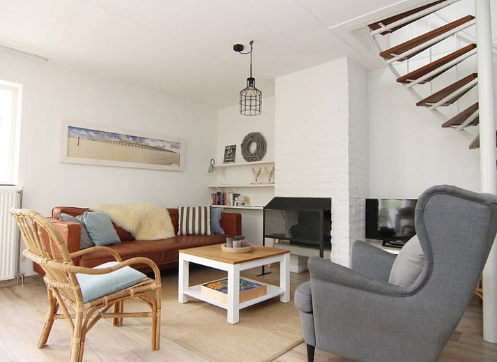 Vakantiehuis D 610 in De Cocksdorp op Texel, Waddeneilanden, met een charmante tuin en omgeven door groene natuur.