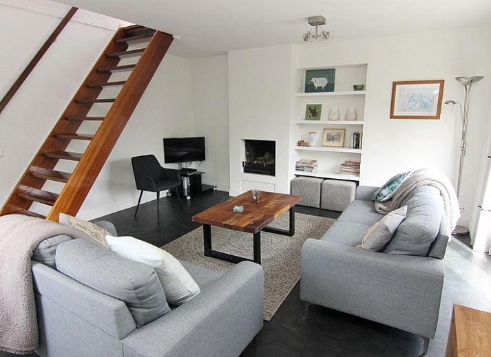 Vakantiehuis A 351 in De Cocksdorp, Texel biedt een moderne buitenkant met ruime tuin, ideaal voor een ontspannen verblijf op de Waddeneilanden.