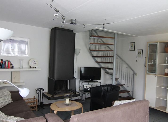 Vakantiehuis D 734 in De Cocksdorp, Texel, biedt een rustige tuin met prachtig uitzicht op de natuur van de Waddeneilanden.