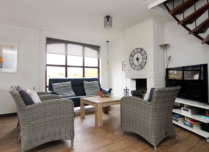 Ferienhaus D 401 in De Cocksdorp, Texel mit sonniger Terrasse und gruener Umgebung, ideal fuer einen erholsamen Aufenthalt auf den Watteninseln.