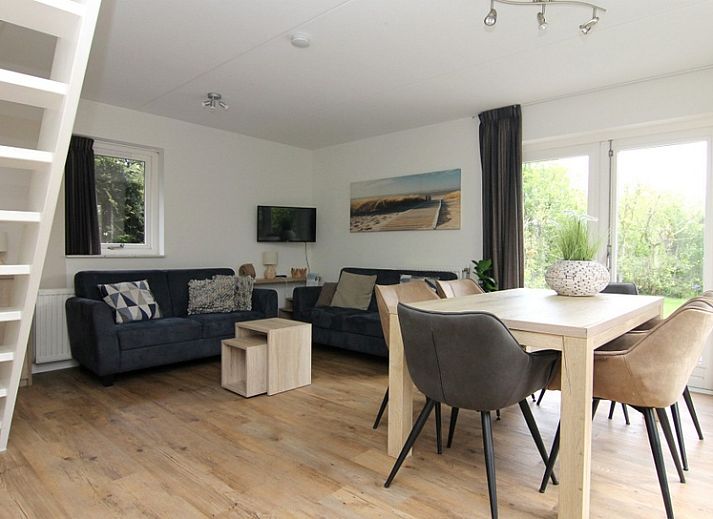 Vakantiehuis A 287 in De Cocksdorp, Texel biedt een charmante buitenkant omringd door natuur, ideaal voor een ontspannen verblijf op de Waddeneilanden.