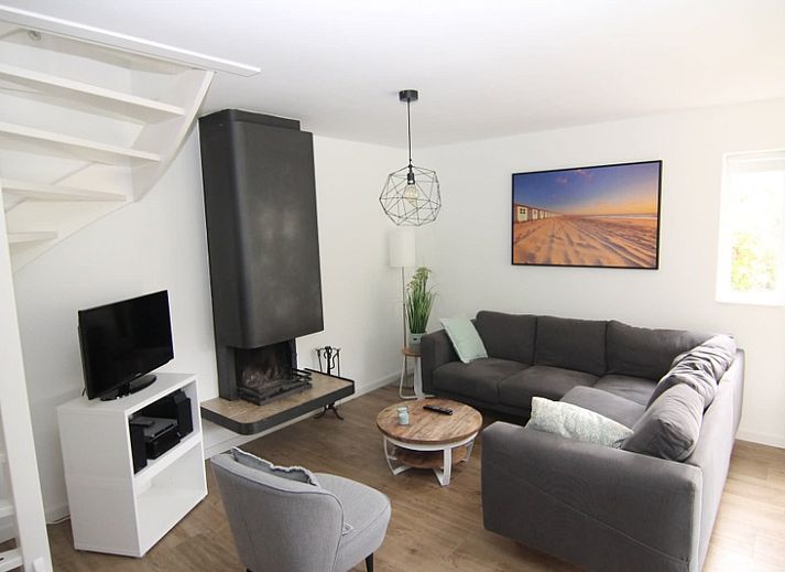 Vakantiehuis D 800 in De Cocksdorp, Texel, biedt een charmante buitenruimte met groene tuin en ontspannen sfeer op de Waddeneilanden.