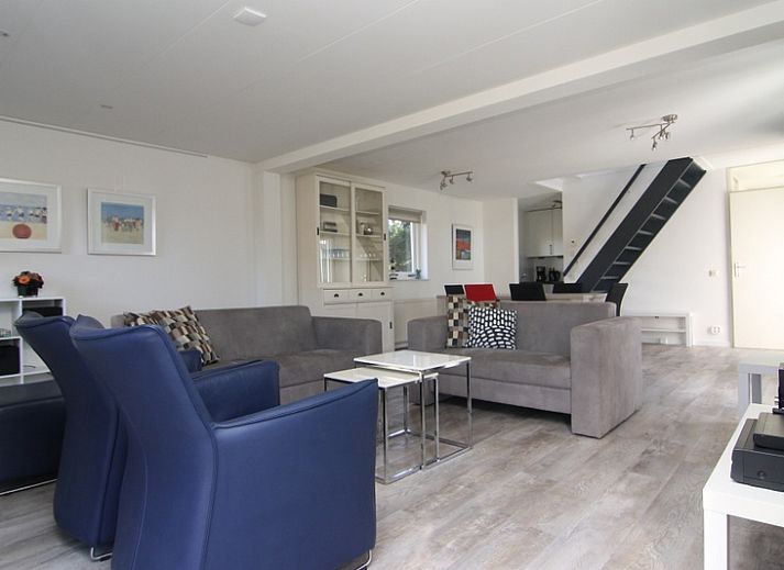 Vakantiehuis A 217 in De Cocksdorp op Texel biedt een rustige tuin en moderne architectuur, ideaal voor een ontspannen verblijf op de Waddeneilanden.