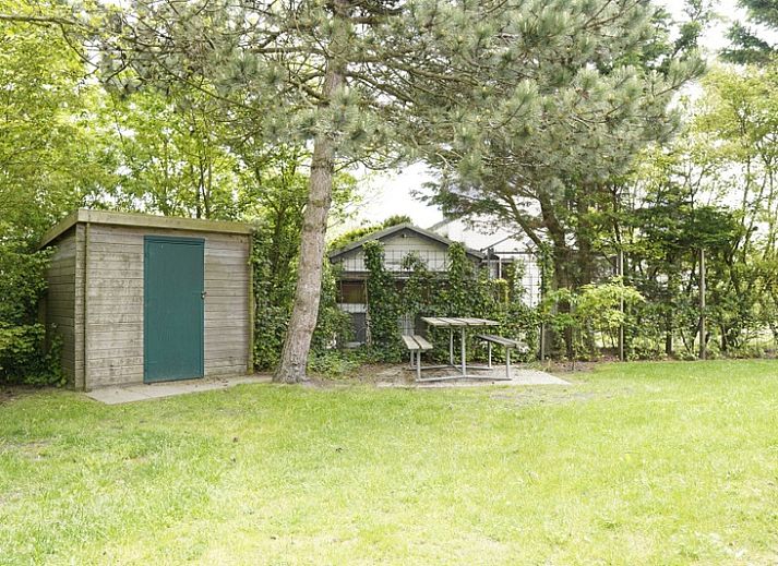 Vakantiehuis F 569 in De Cocksdorp, Texel biedt een charmant verblijf met ruime tuin en zonnige veranda op de Waddeneilanden.