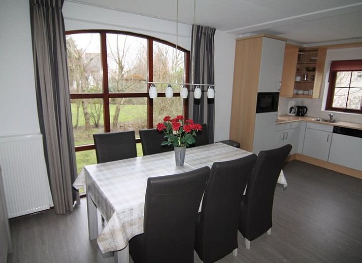 Vakantiehuis E 407 in De Cocksdorp, Texel, biedt een charmant verblijf met een zonnige tuin en rustige omgeving op de Waddeneilanden.