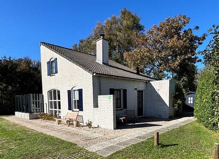 Vacation home F 791 in De Cocksdorp, Texel, offers a charming terrace and green surroundings for a relaxing stay on the Wadden Islands.