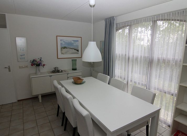 Vakantiehuis F 625 in De Cocksdorp, Texel biedt een charmante stenen buitenkant te midden van groene natuur op de Waddeneilanden.