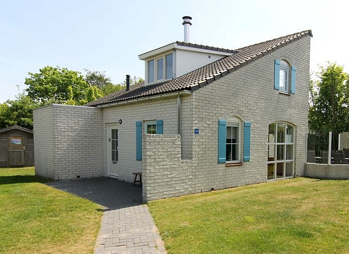 Vakantiehuis F 788 in De Cocksdorp, Texel, Waddeneilanden met ruime tuin en klassieke architectuur, ideaal voor een ontspannen verblijf.