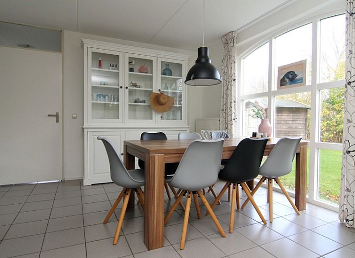 Vakantiehuis F 788 in De Cocksdorp, Texel, Waddeneilanden met ruime tuin en klassieke architectuur, ideaal voor een ontspannen verblijf.