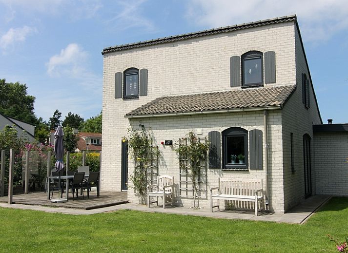 Vakantiehuis E 626 in De Cocksdorp, Texel, biedt een moderne en rustige verblijfplaats met een charmante buitenkant en omringende natuur.