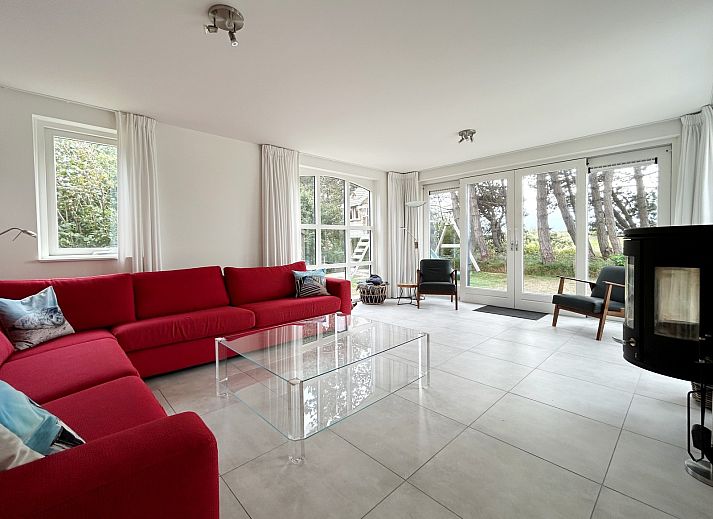 Vakantiehuis LB 553 in De Cocksdorp, Texel biedt een ruime buitenruimte met terras en moderne architectuur op de Waddeneilanden.