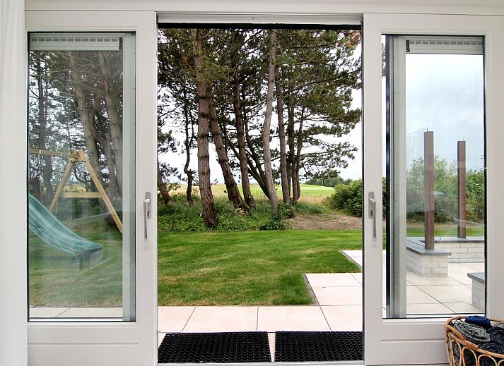 Vakantiehuis LB 553 in De Cocksdorp, Texel biedt een ruime buitenruimte met terras en moderne architectuur op de Waddeneilanden.