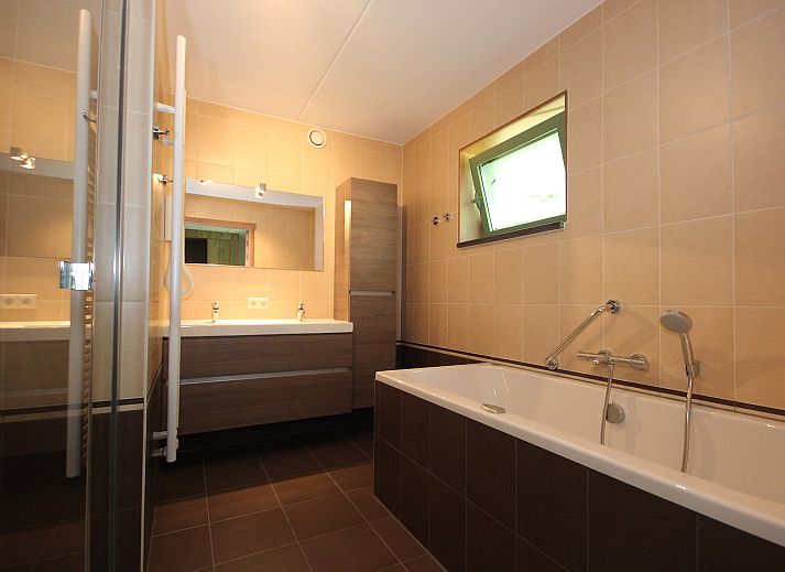 Guest house 0101772 - Holiday property Texel - De Witte Hoek villa 170m2 138