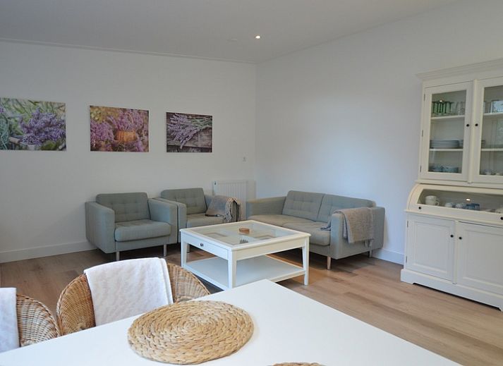 Eingang zum Ferienhaus Boodtlaan 7 / Dennenheuvel in De Koog, Texel mit Blick auf den Garten.