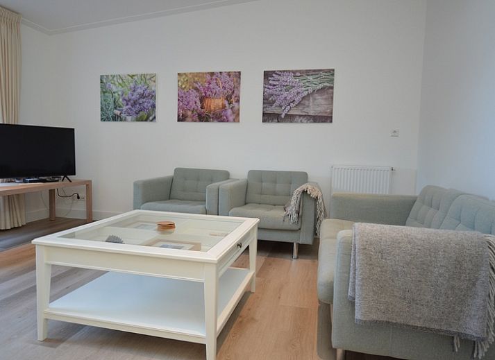 Eingang zum Ferienhaus Boodtlaan 7 / Dennenheuvel in De Koog, Texel mit Blick auf den Garten.