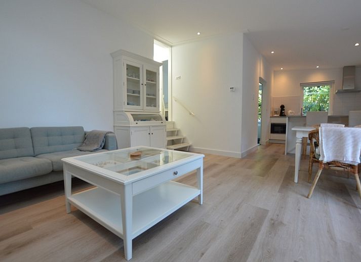 Eingang zum Ferienhaus Boodtlaan 7 / Dennenheuvel in De Koog, Texel mit Blick auf den Garten.