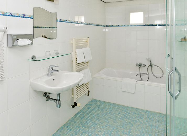 Verblijf 01021045 - Vakantiewoning Texel - Tweepersoons kamer - Bad en/of douche & toilet