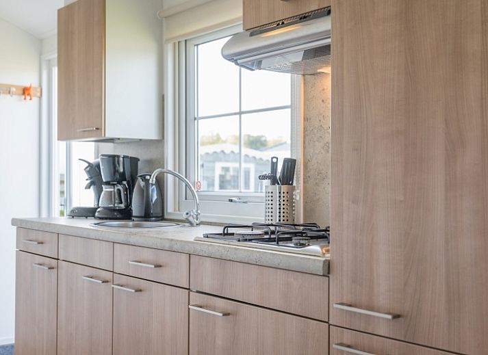 Chaletpark Bregkoog - Chalet Bregkoog 227, Ferienhaus in De Koog, Texel mit grossem Aussenbereich und sonniger Veranda.