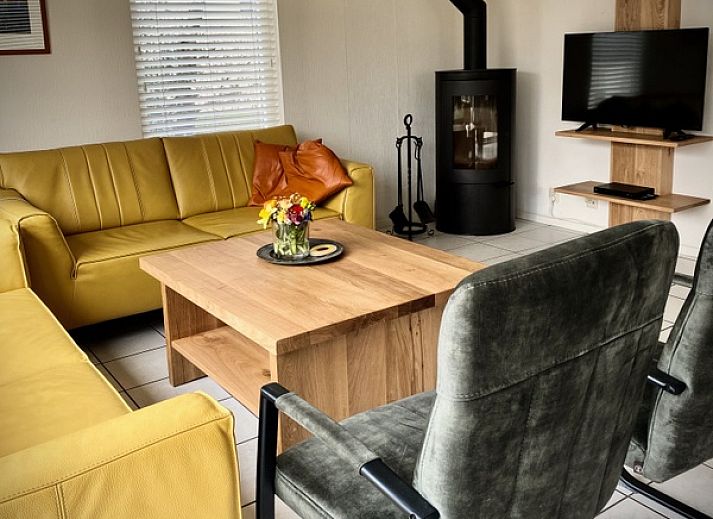 Ontspan aan het zwembad van Stappeland - Huize 100-1, een vakantiehuis in De Koog, Texel, voor een rustige vakantie.