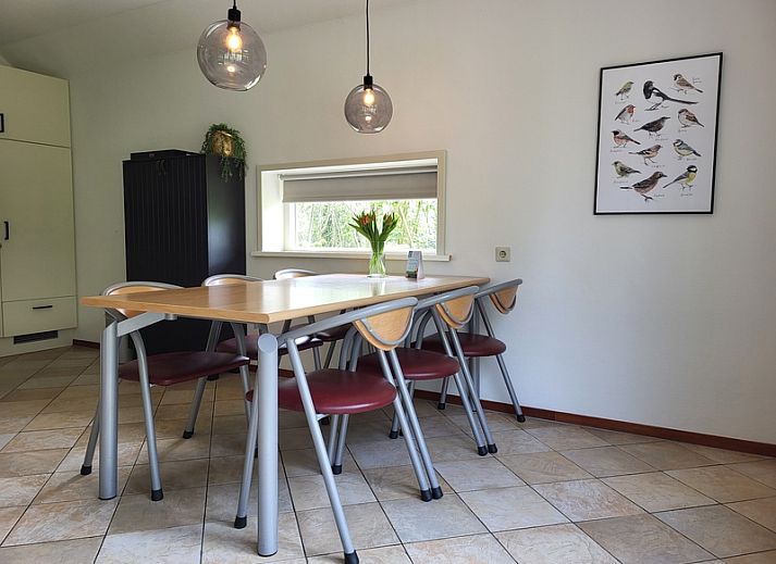 Agter Mienterglop - Vakantiehuis 5102 in De Koog op Texel, ideaal gelegen met zonnig terras en groene tuin.